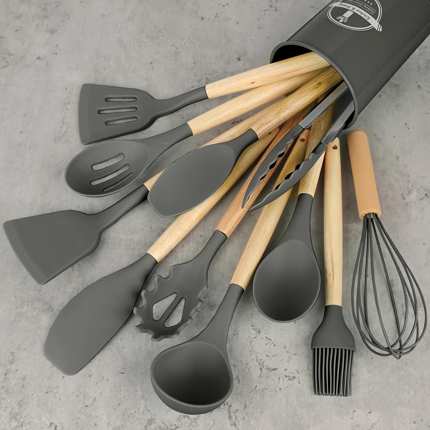 Conjunto de 12 Peças de Utensílios de Cozinha em Silicone com Cabo de Madeira Multicolorido, Espátula e Colher Antiaderentes, Resistentes ao Calor