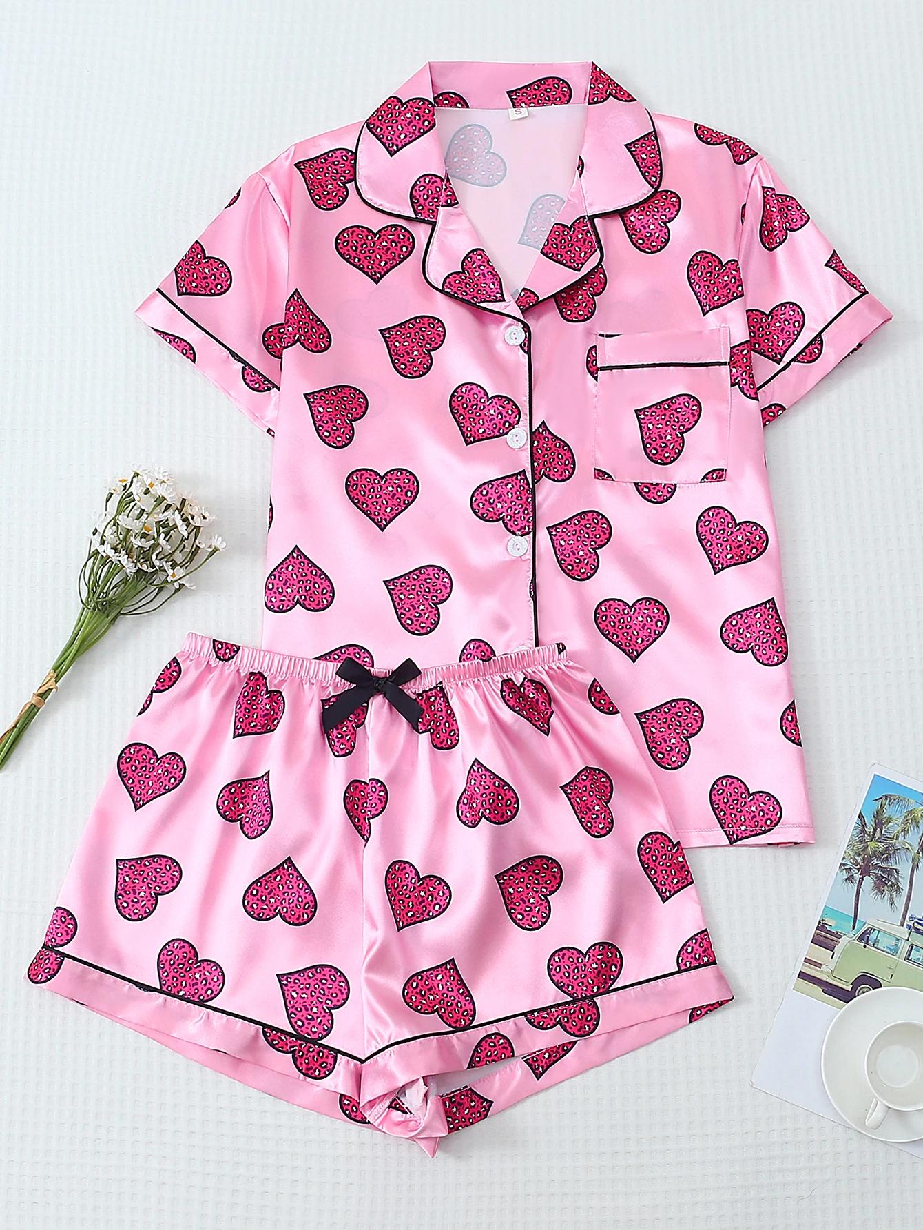 [Dia dos namorados] Pijama de cetim de 2 peças com estampa de coração, shorts de manga curta, pijama feminino, conjunto de loungewear adequado para uso doméstico